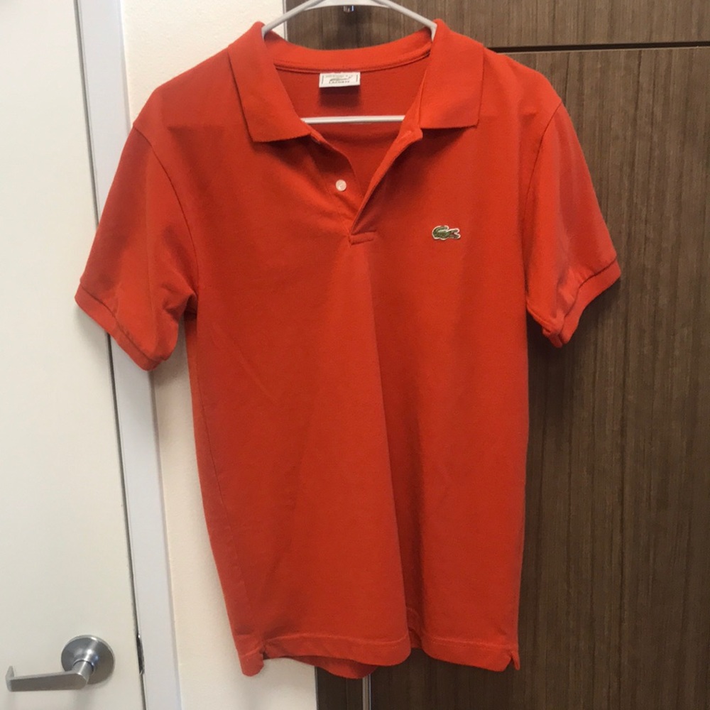 Short sleeve collared shirt